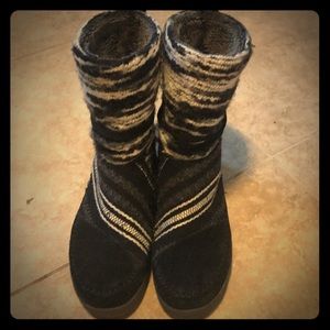 TOMS BOOTS